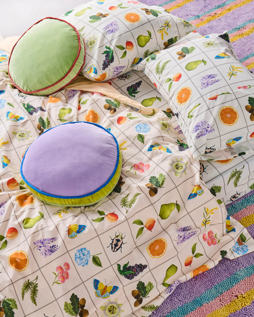 KIP & CO - VELVET PEA CUSHION - MINTED