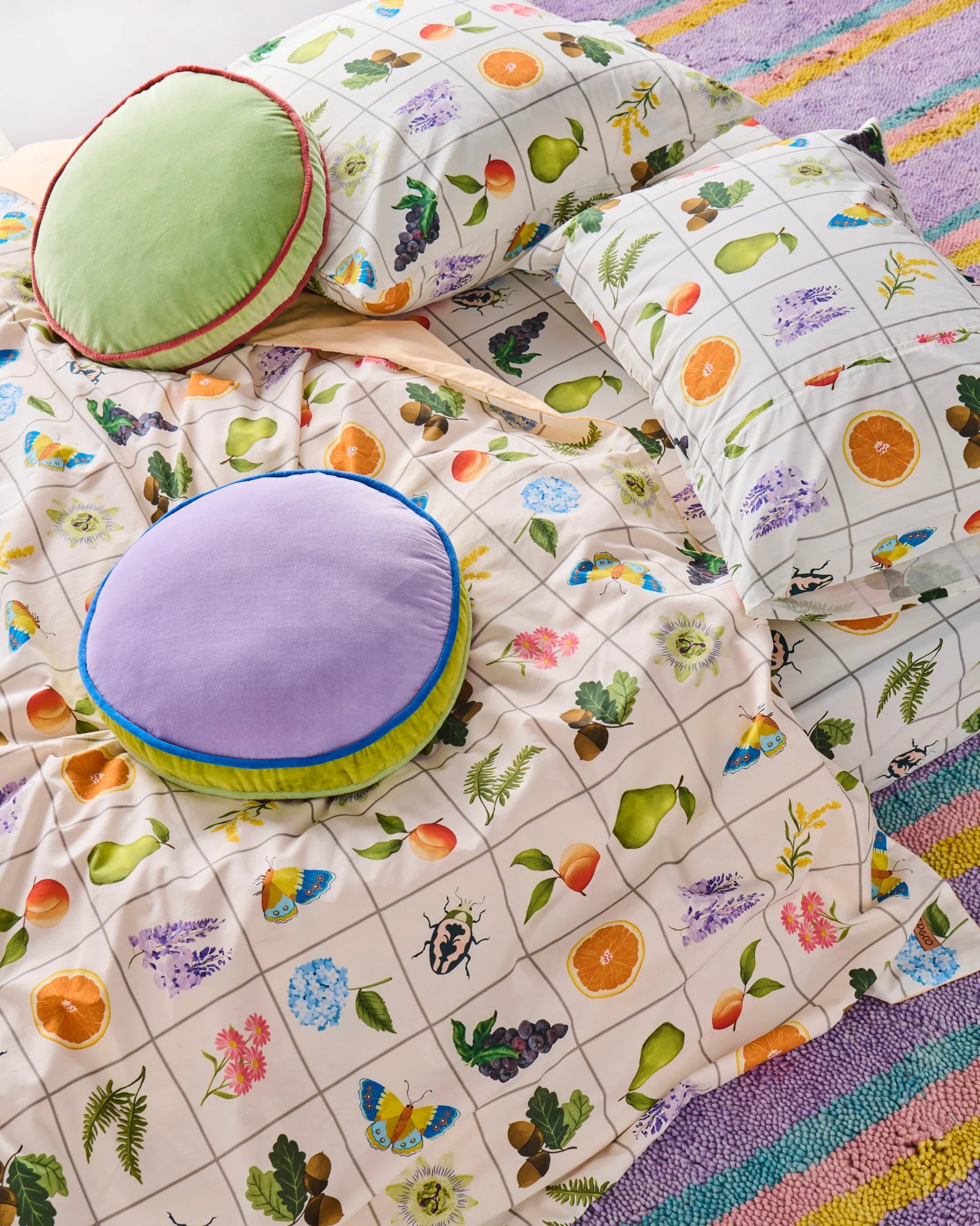 KIP & CO - VELVET PEA CUSHION - MINTED