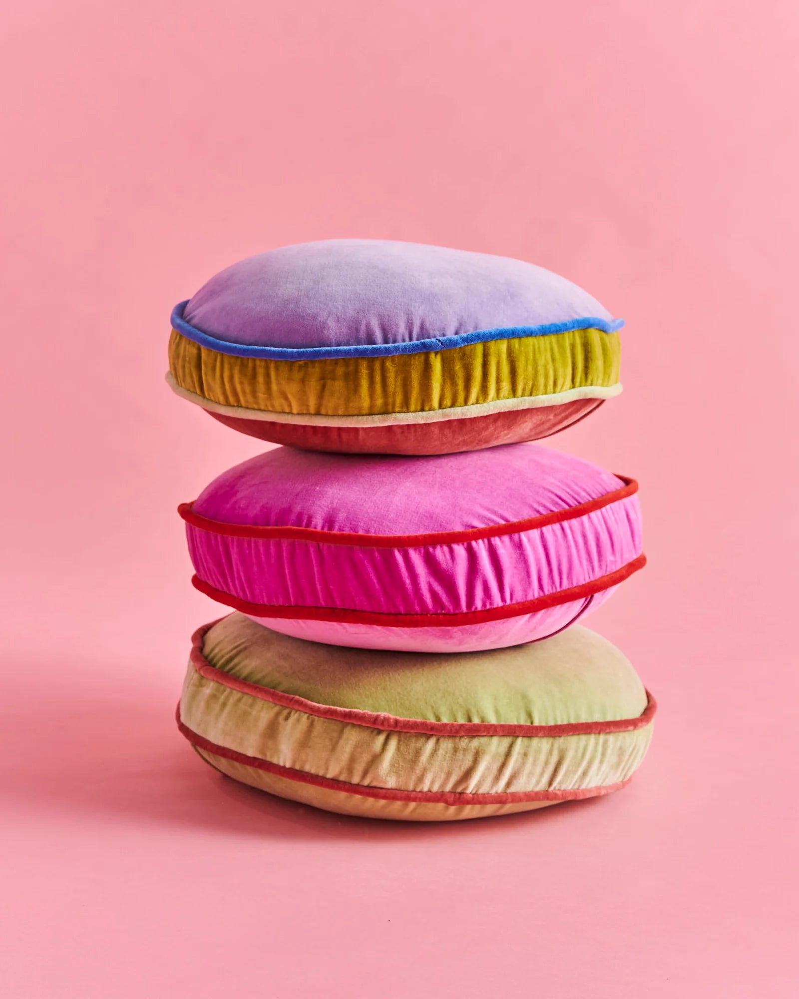 KIP & CO - VELVET PEA CUSHION - PINK AMBITION