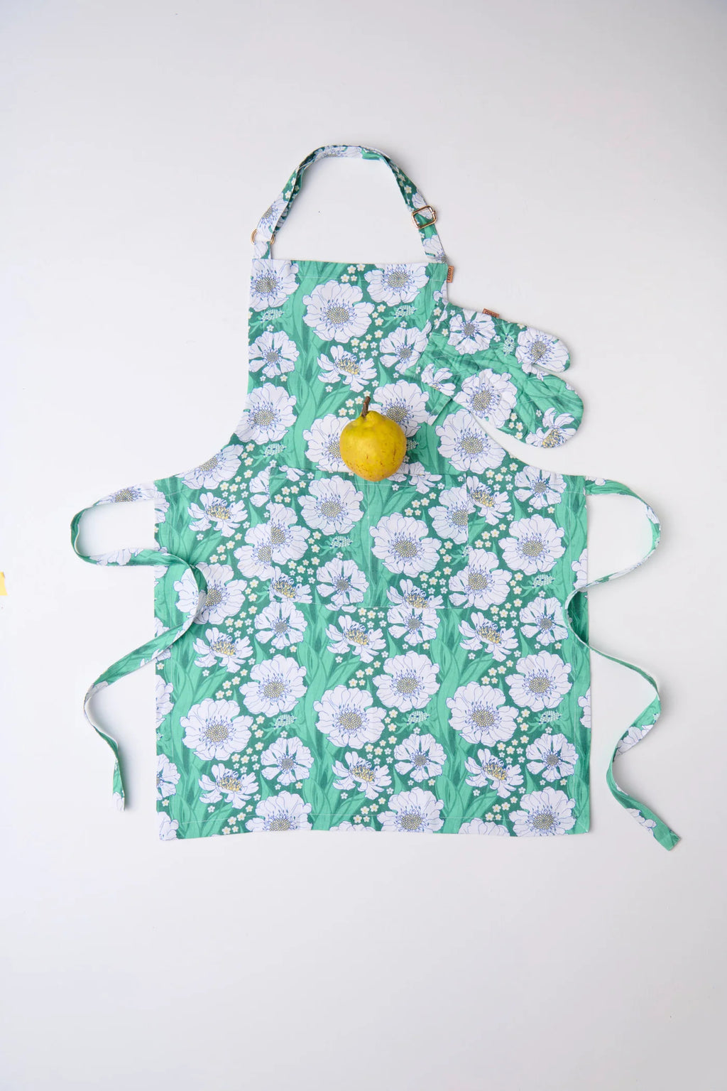KIP & CO - LINEN APRON - TUMBLING FLOWERS GREEN