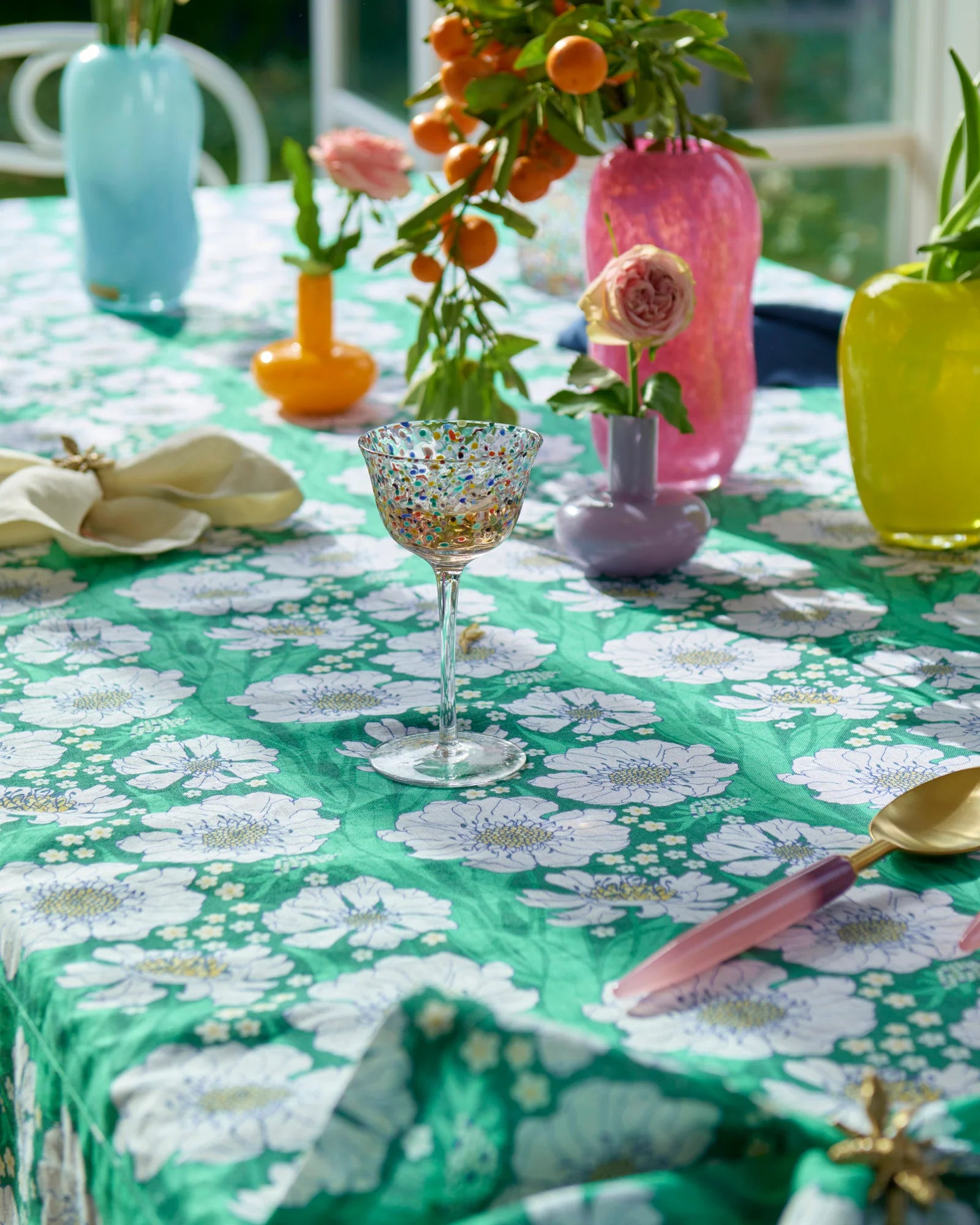 KIP & CO - LINEN TABLECLOTH STANDARD RECTANGULAR - TUMBLING FLOWERS GREEN