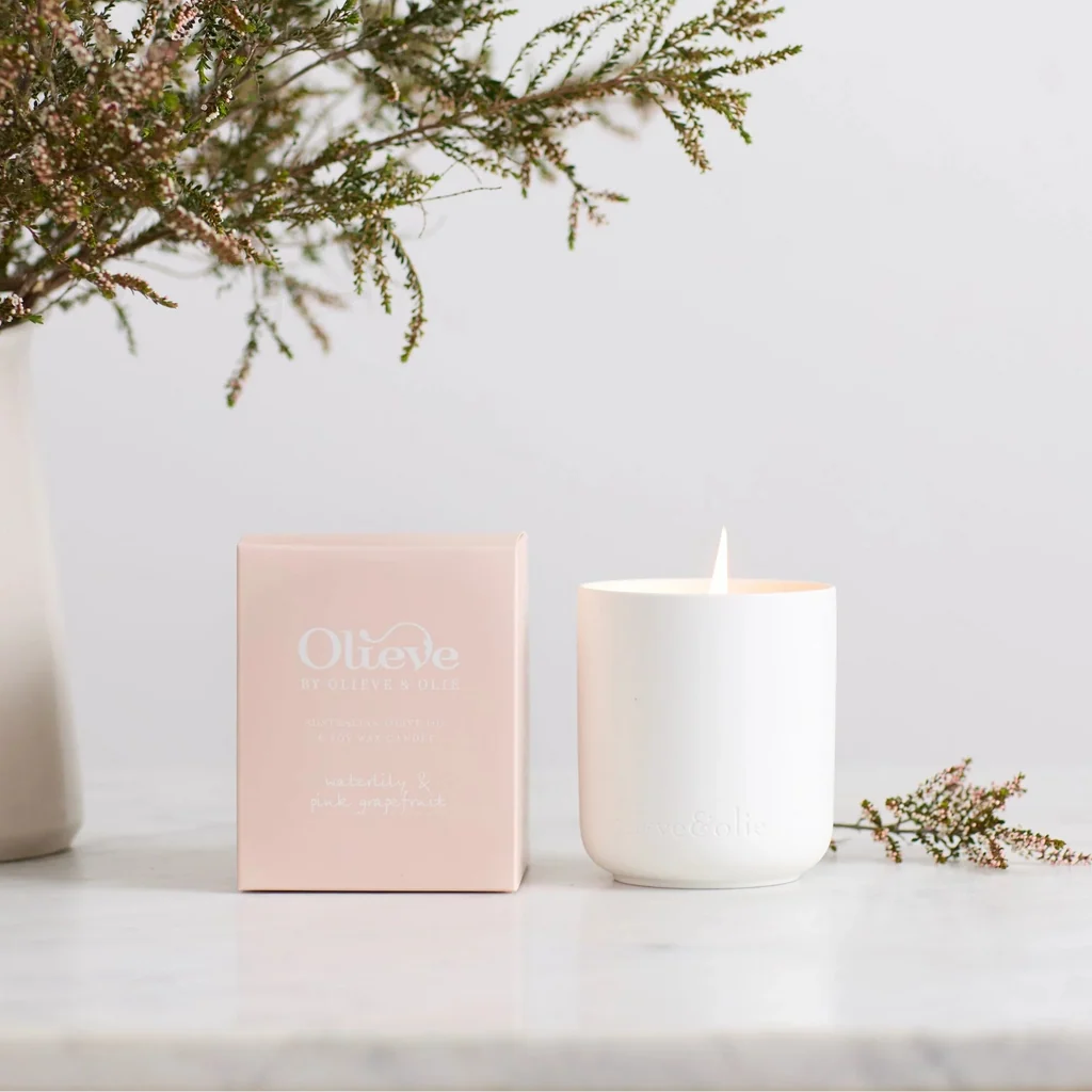 OLIEVE & OLIE - CANDLE - WATERLILY & PINK GRAPEFRUIT